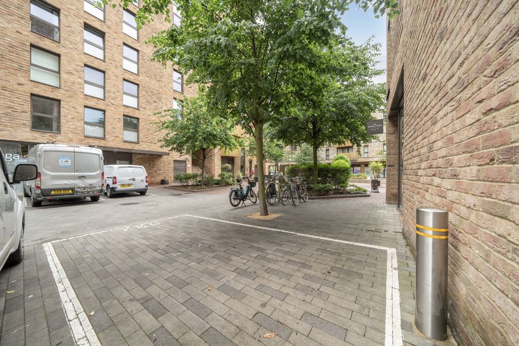 Property photo 2 of 2 5227031