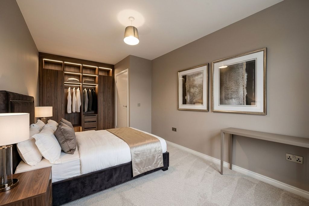 Property photo 1 of 34 Principal Bedroom