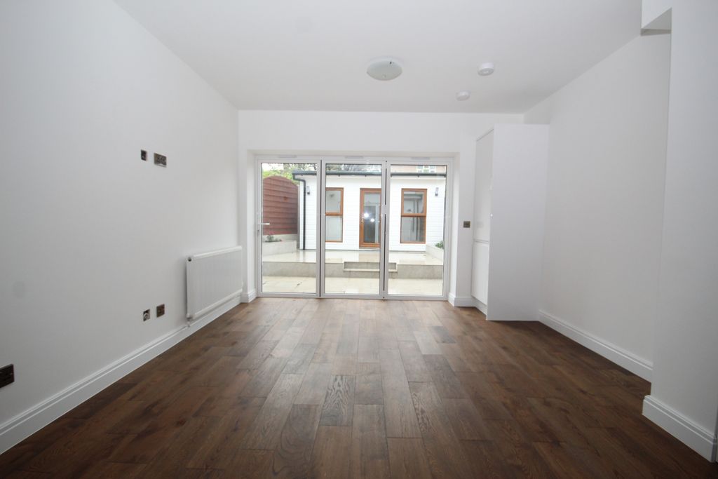 Property photo 2 of 9 Gallery
