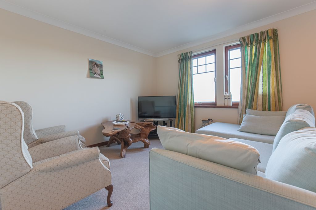 Property photo 1 of 12 Livingangle1