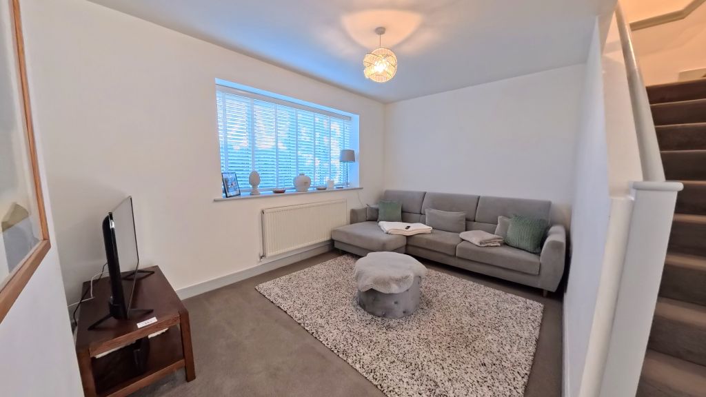 Property photo 2 of 13 Lounge
