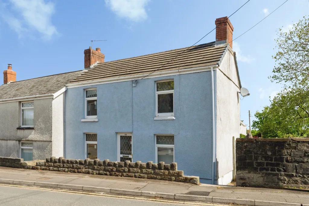 House in Upper Loughor, Garden Village, Llwchwr - View 3