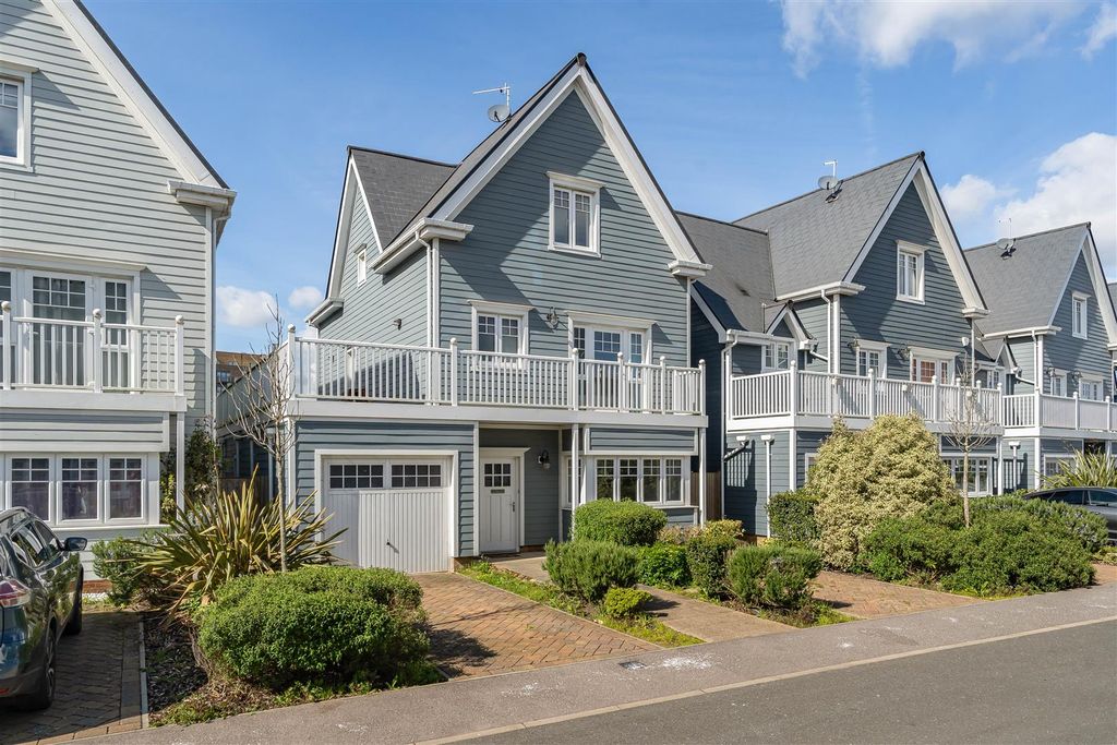 Property photo 1 of 40