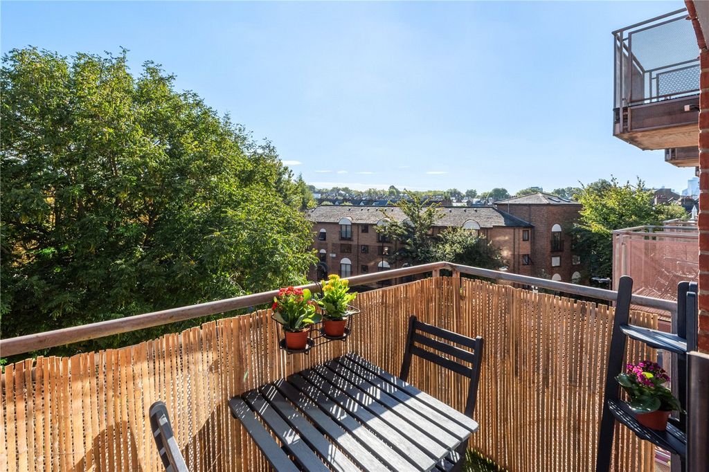 Property photo 2 of 12 Picture No. 19