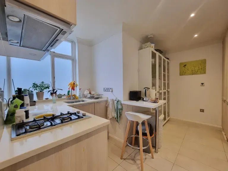 Property photo 3 of 8 Gallery