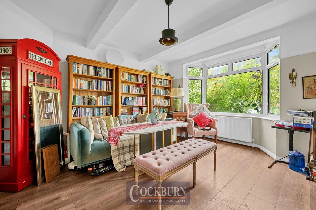 Property photo 3 of 17