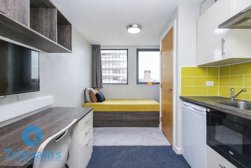 Property photo 3 of 11