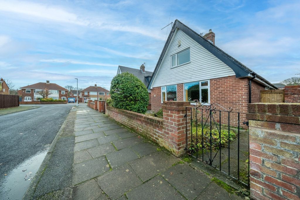 Property photo 2 of 18 Picture No. 17