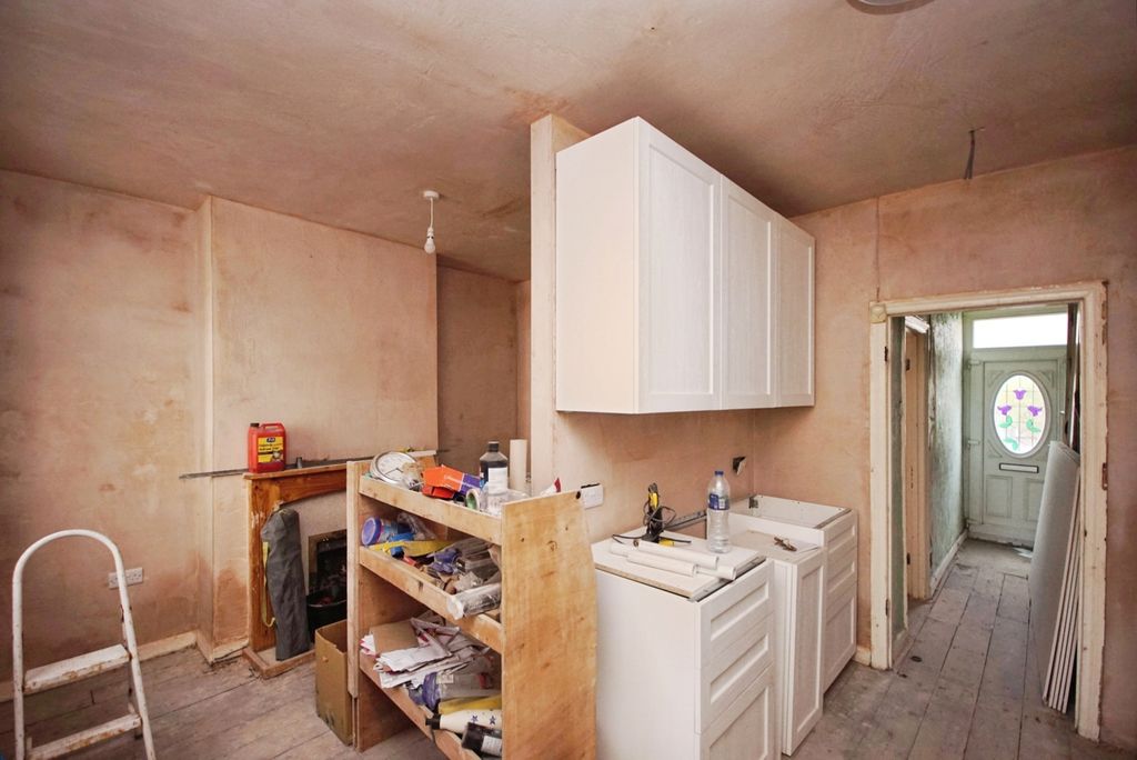 Property photo 3 of 17 Photo