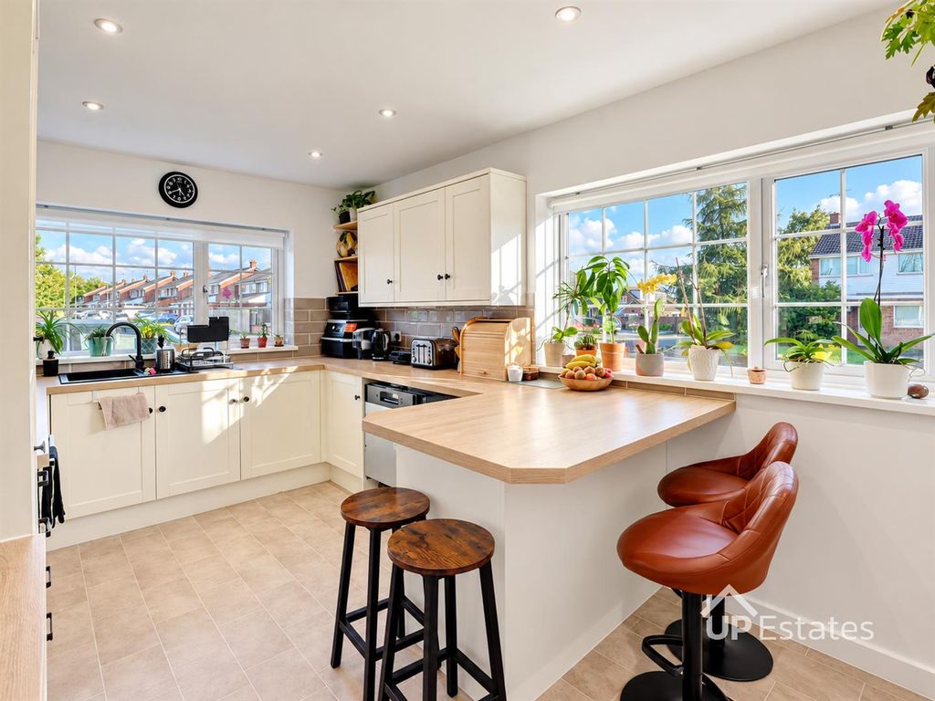Property photo 2 of 15 Kitchen