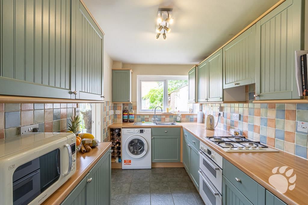 Property photo 2 of 20 Kitchen