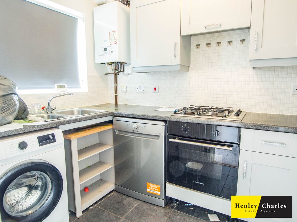 Property photo 3 of 12