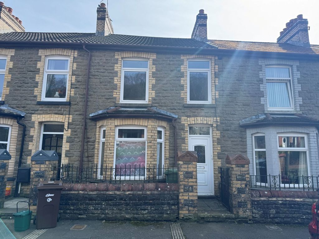 Property photo 1 of 33