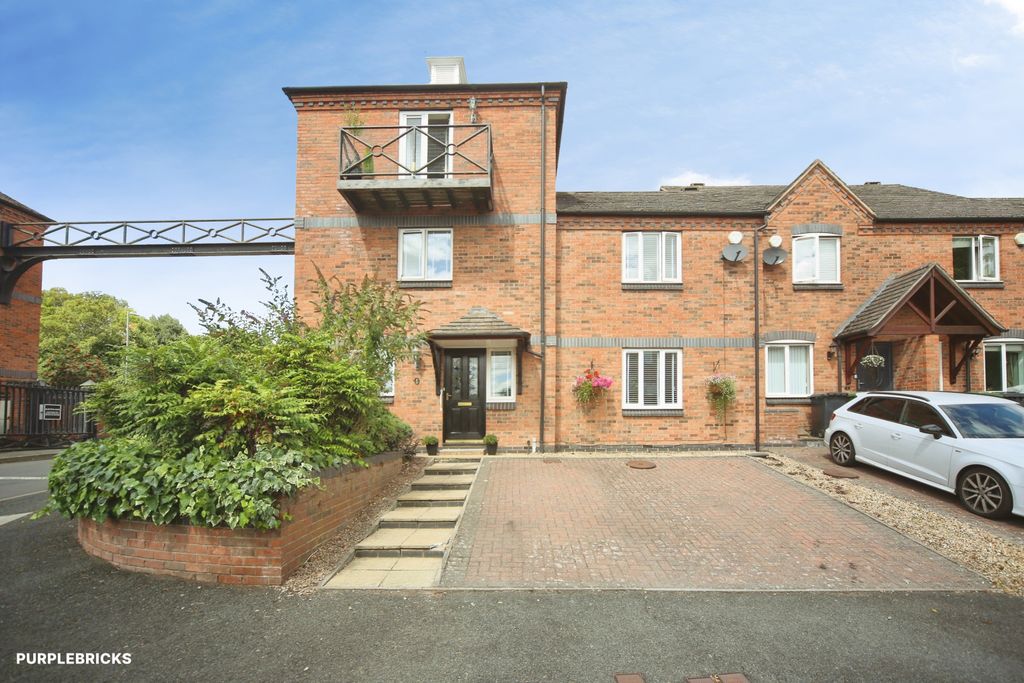 Property photo 1 of 22