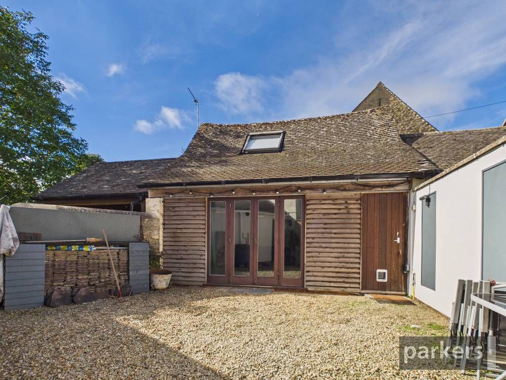 Property photo 1 of 8 External