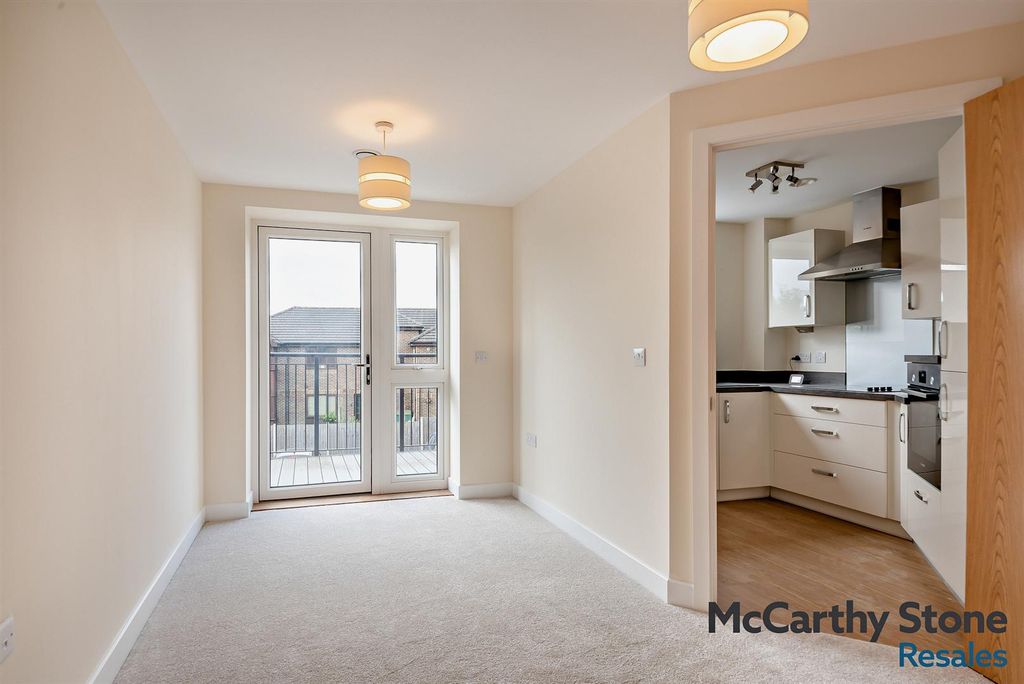 Property photo 3 of 24 8688656-Interior11-800.Jpg