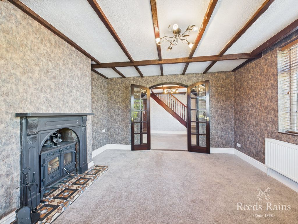 Property photo 2 of 29 Sitting Room