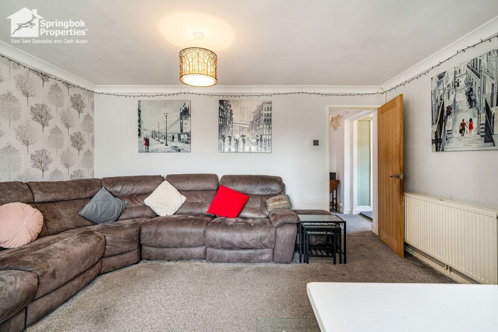 Property photo 3 of 21 Image 2