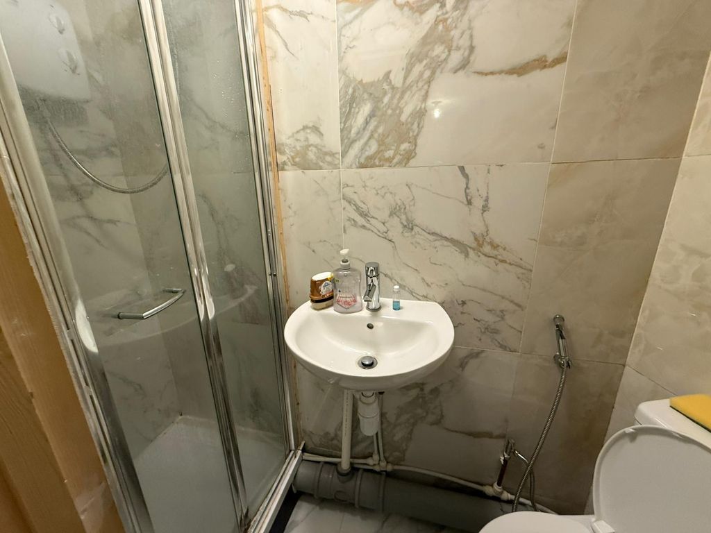 Property photo 2 of 2 Attached Bath
