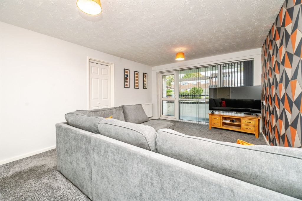 Property photo 3 of 17