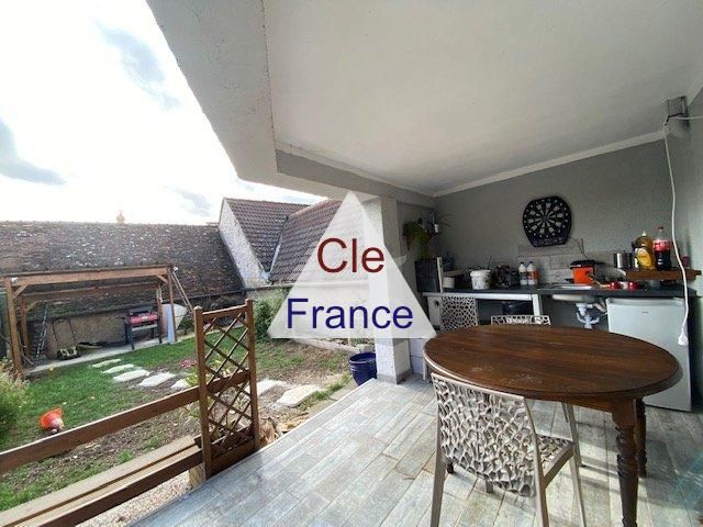 Property photo 2 of 11
