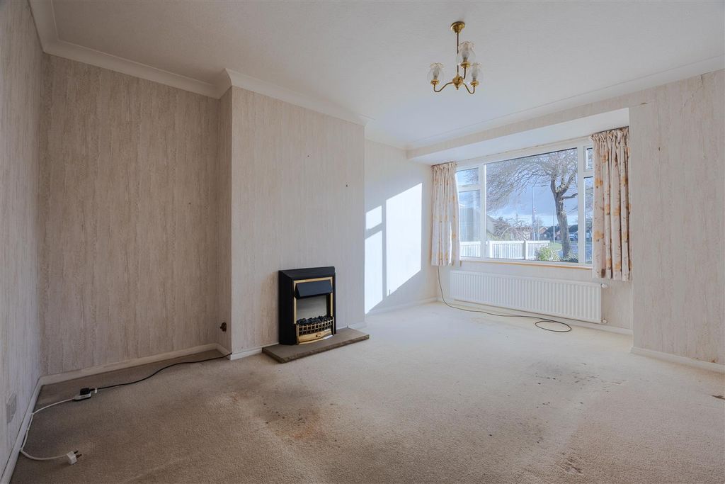 Property photo 2 of 10 Lounge