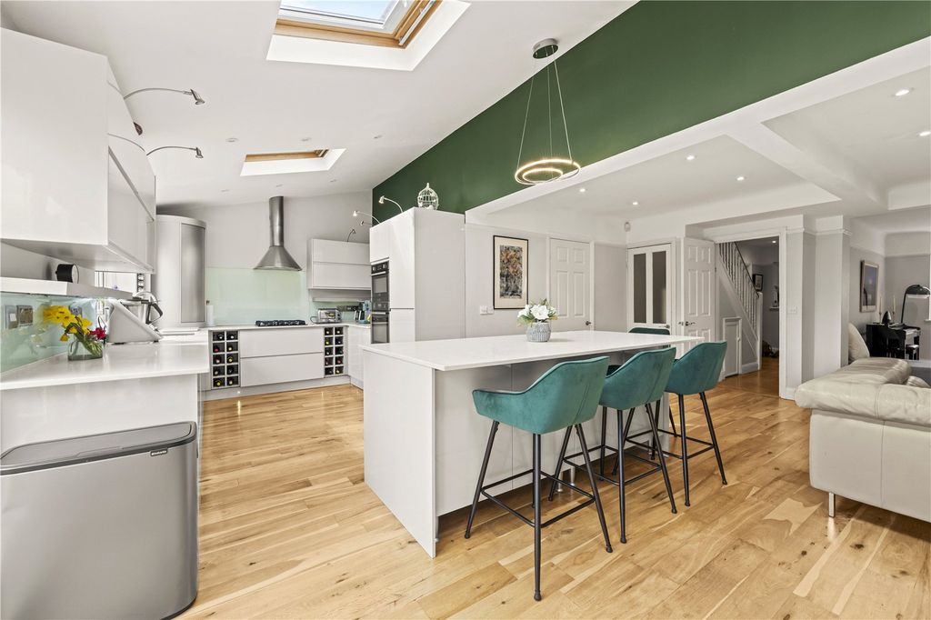 Property photo 2 of 23 Picture No. 06