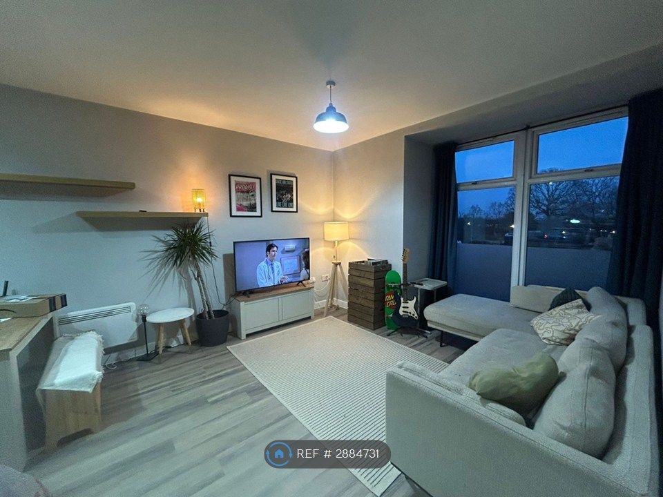 Property photo 1 of 12 Kitchen / Lounge
