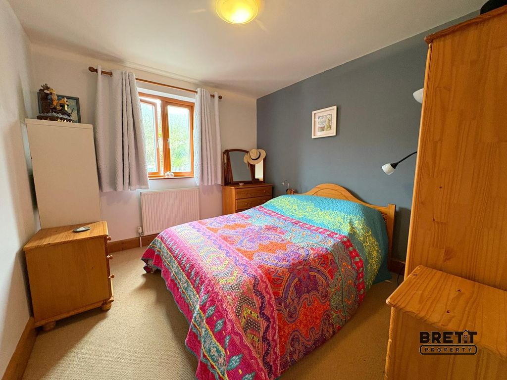 Additional image 5 of 2 bed flat for saleSovereign House, Nelson Quay, Milford Haven, Pembrokeshire. SA73