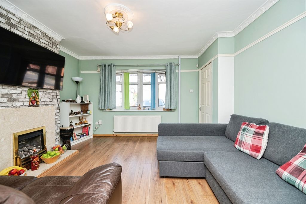 Property photo 2 of 13