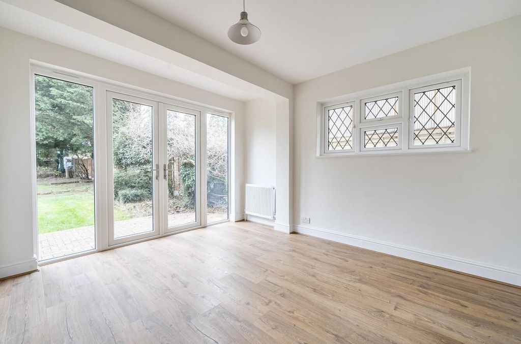 Property photo 3 of 22 Dining Room