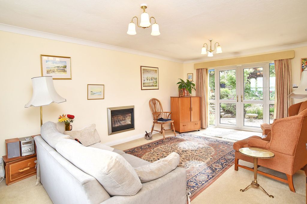 Property photo 2 of 31