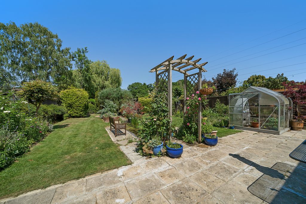 Property photo 1 of 27 Picture No. 32