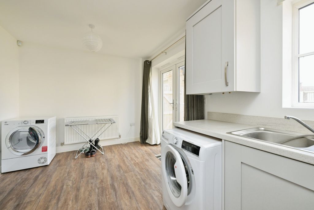 Property photo 3 of 26