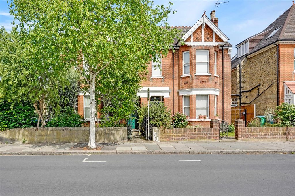Property photo 1 of 9