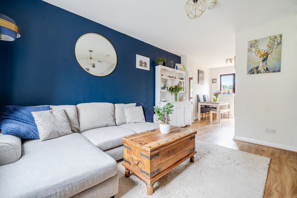 Property photo 2 of 11 1385585-5-692Db6Fc08B05-1