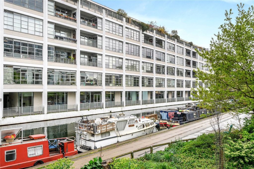 Property photo 2 of 13 Front Exterior