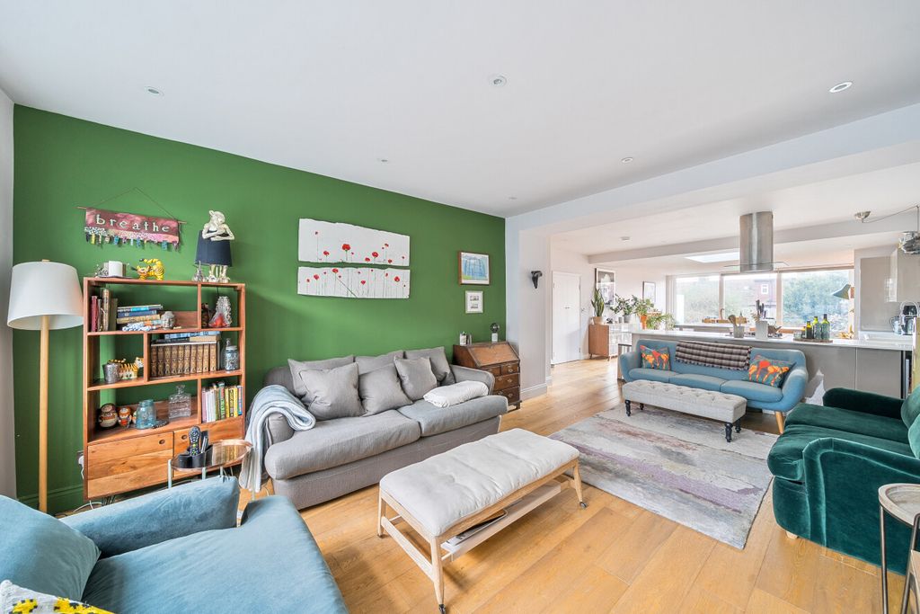 Property photo 1 of 18 1405446-6-697Cb4d...