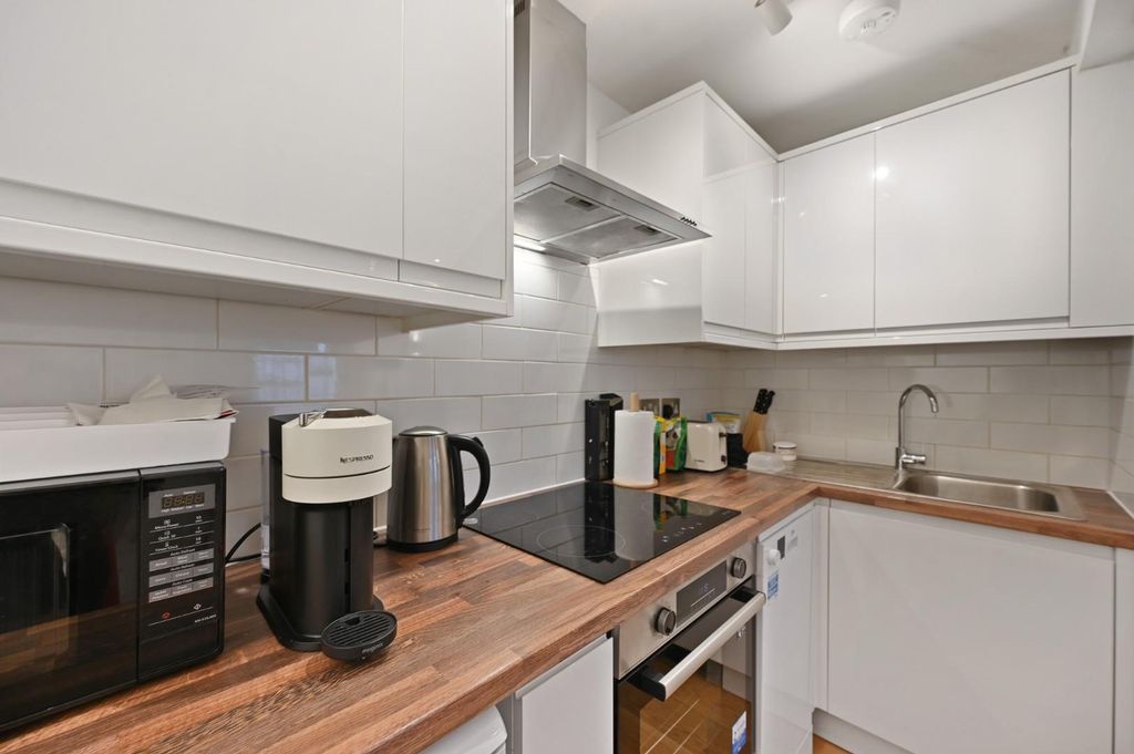Property photo 3 of 12 Rctec- Flat 1, 41 York Street- Kitchen 3 (1).Jpg