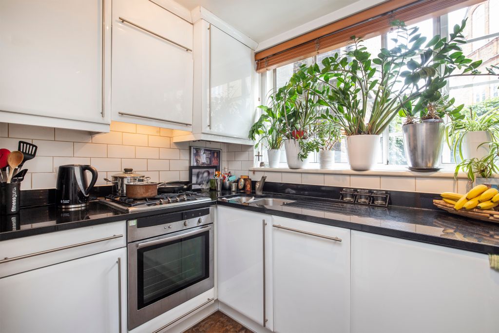 Property photo 3 of 6