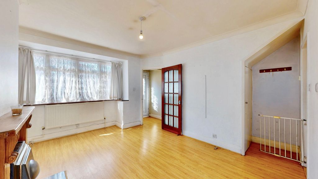 Property photo 2 of 31