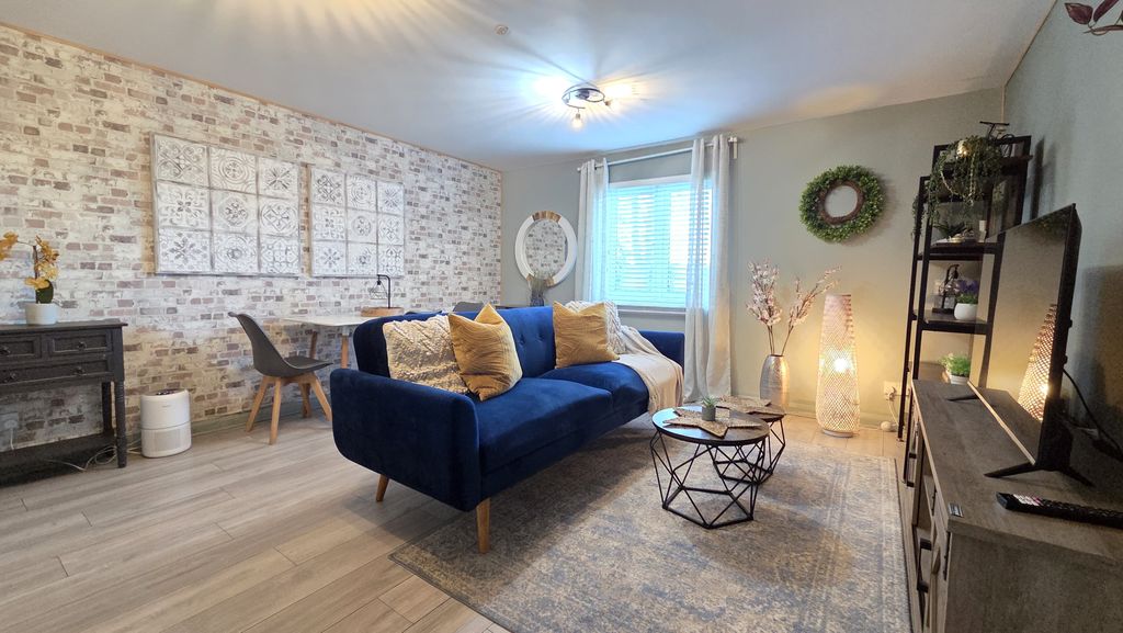 Property photo 3 of 12