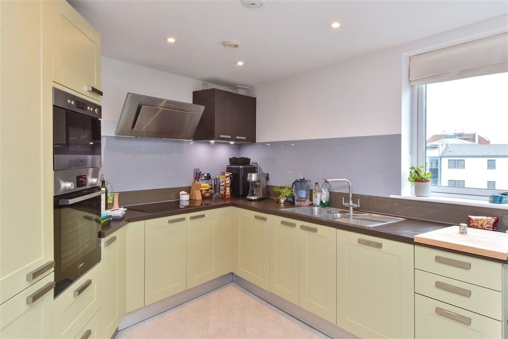 Property photo 2 of 13 Lounge/ Kitchen