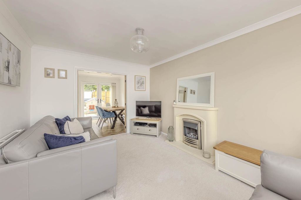 Property photo 3 of 23