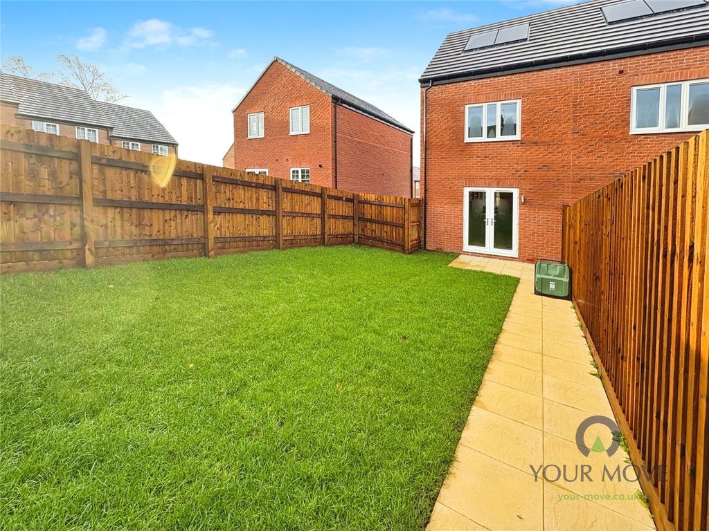 Property photo 3 of 9 Garden