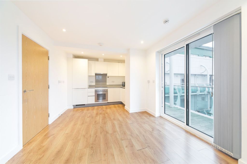 Property photo 2 of 8