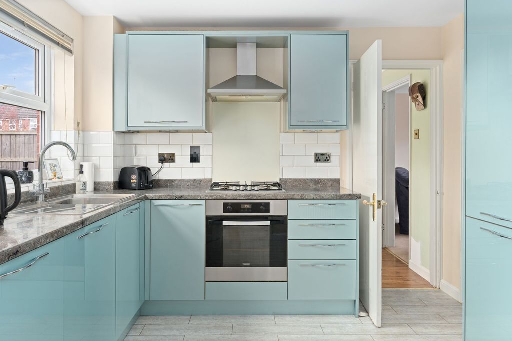 Property photo 3 of 20