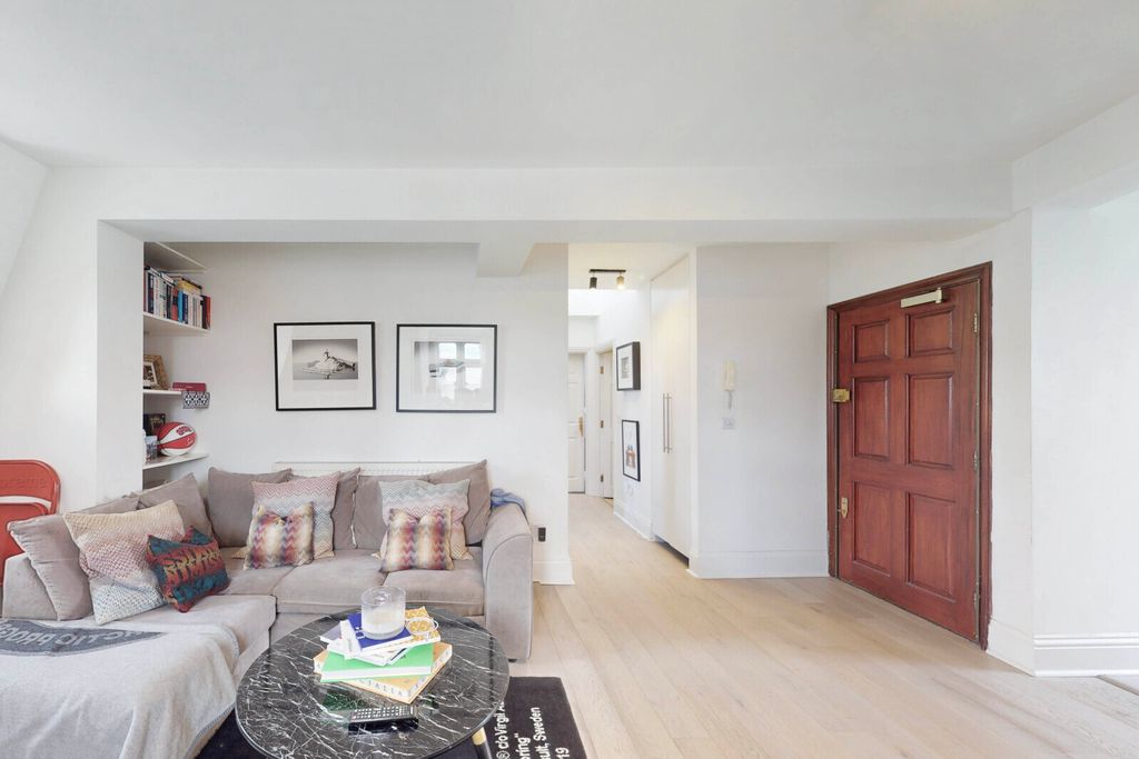 Property photo 2 of 12 Picture No. 11