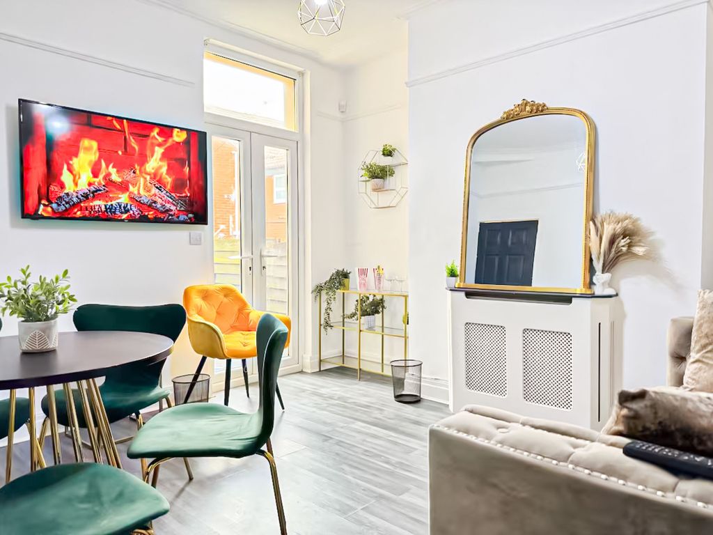 Property photo 3 of 11 Photo 6