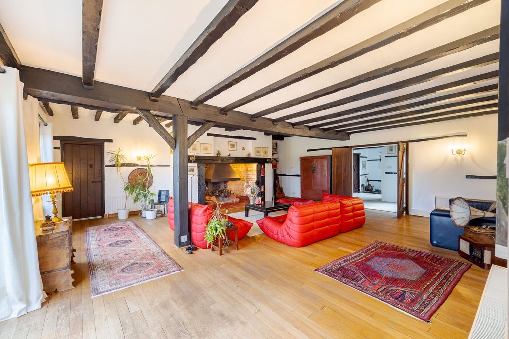 Property photo 3 of 27